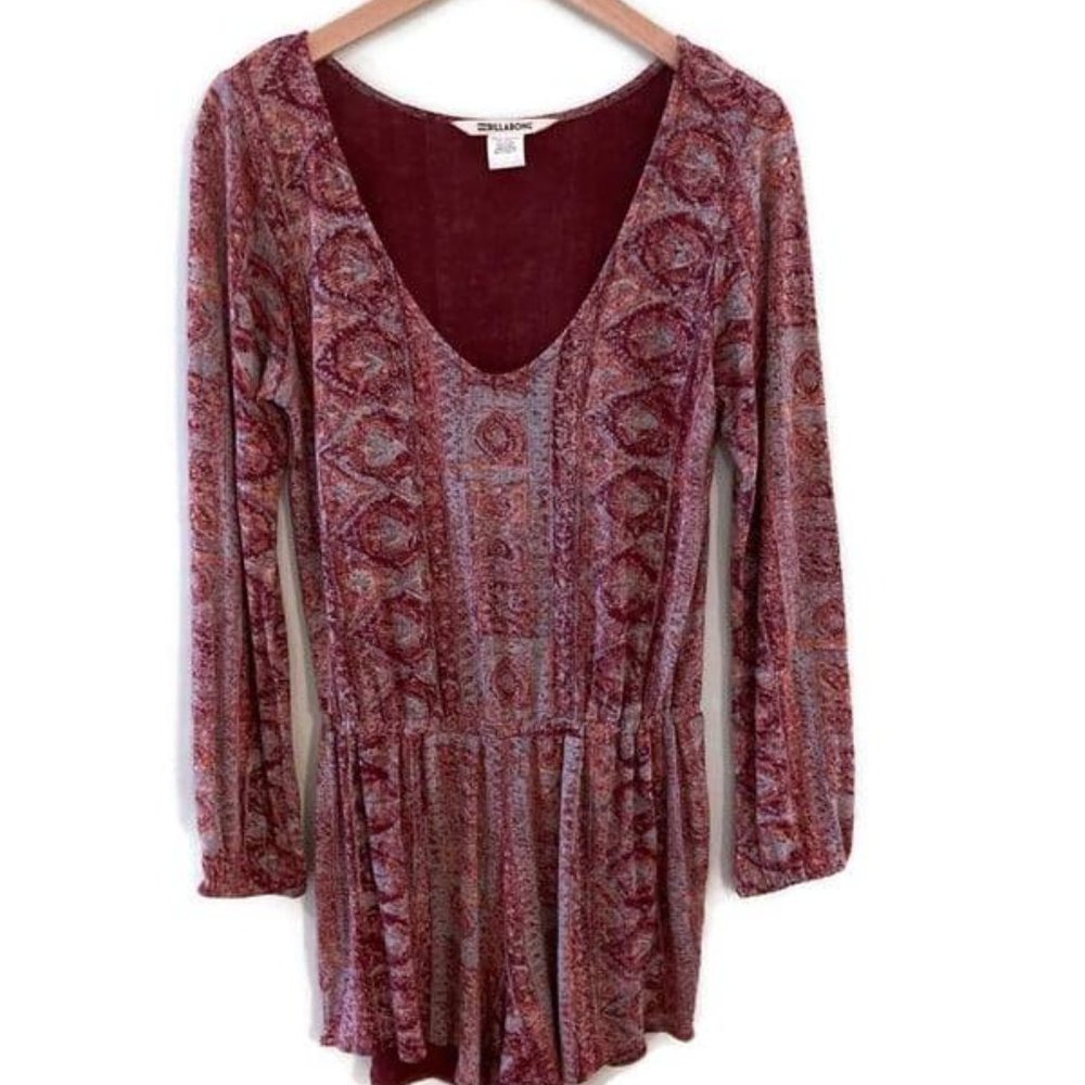 BILLABONG See the Sun Long Sleeve V-neck Romper. Red Pattern. Size M